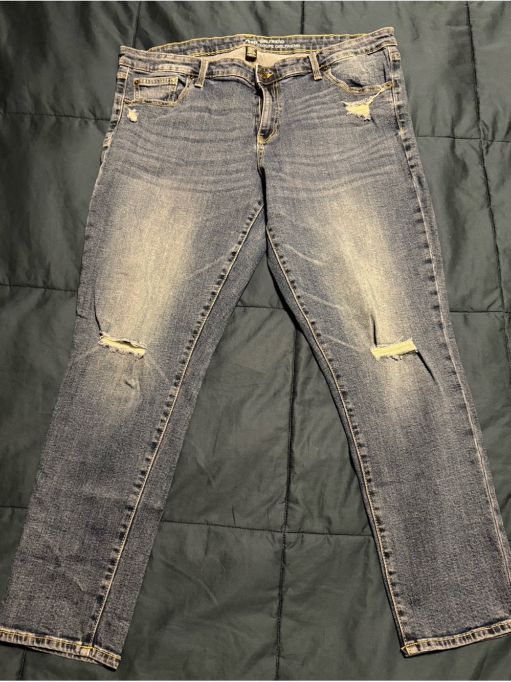 GAP Women's Light Wash Skinny Jeans with Knee Rips